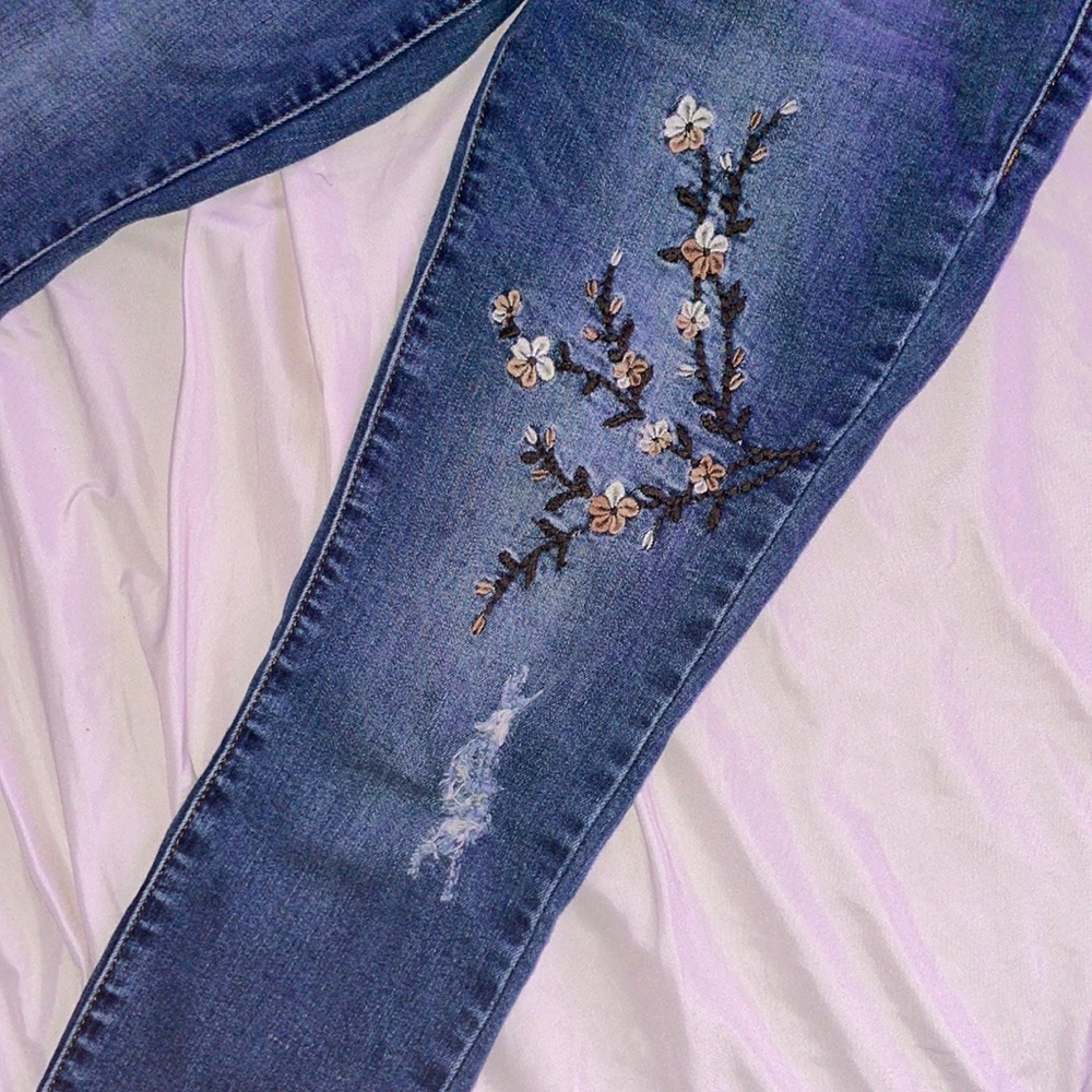 STS Blue Embroidered Floral Skinny ankle Jeans - Picture 5 of 9